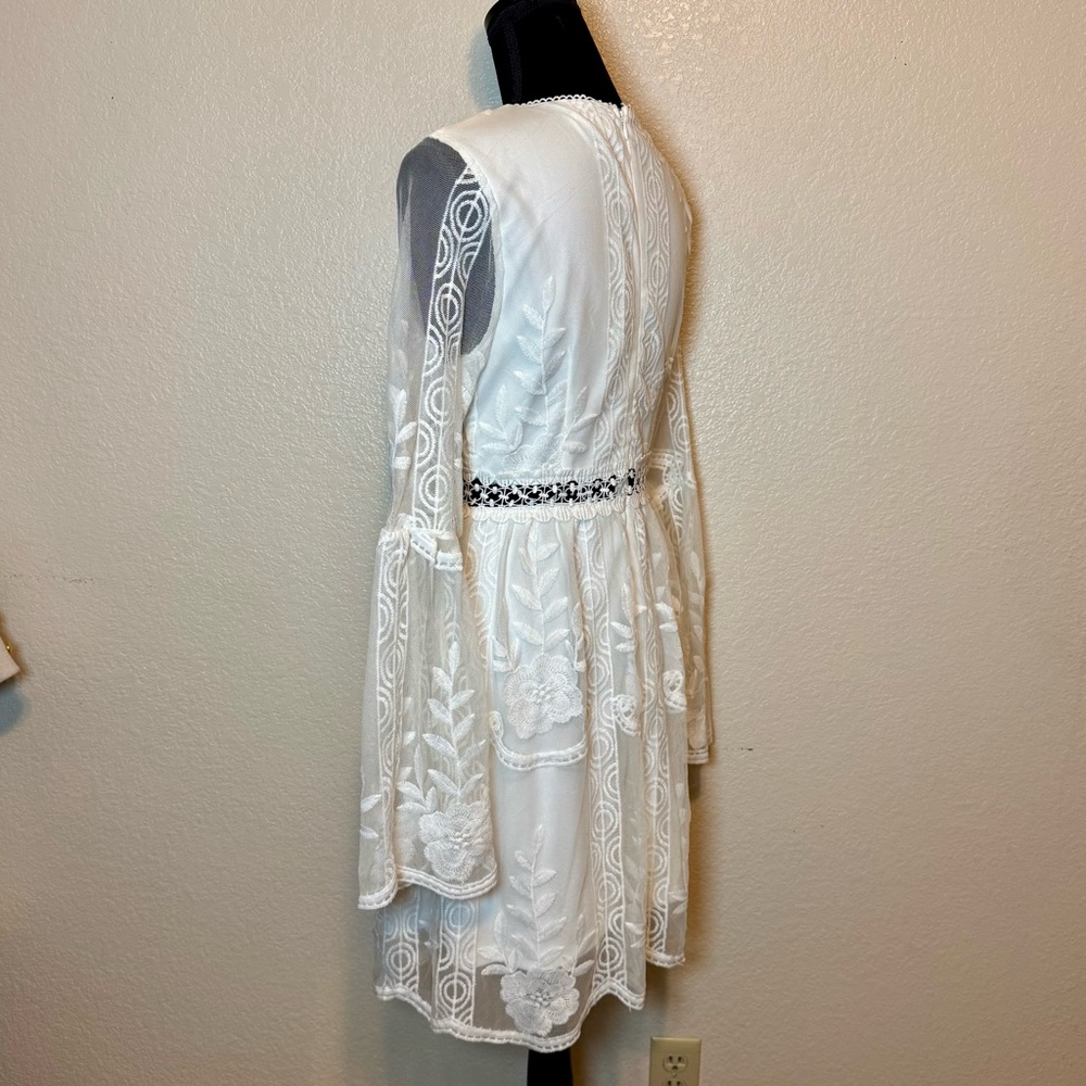 Southern Fried Chics White Lace Embroidered Mini Dress Bell Sleeve Size Large - Picture 8 of 15
